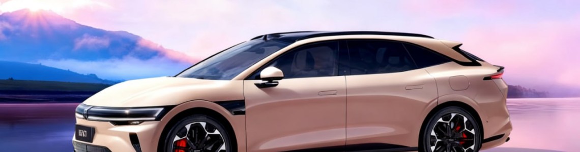 Zeekr 007 GT пропонує безкоштовний рожевий кузов на тлі падіння продажів